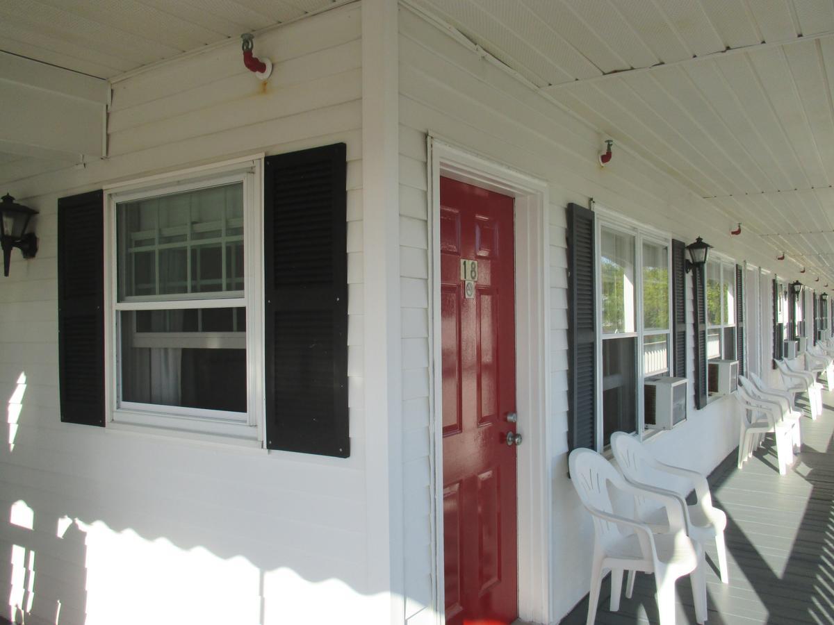 Long Beach Motor Inn Йорк Екстериор снимка